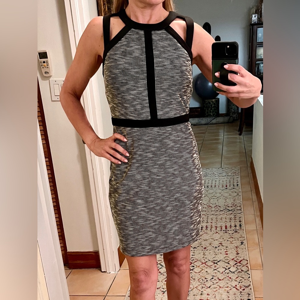 GUESS Fitted sleeveless black & white dress. Size 6. LIKE NEW! Worn once!